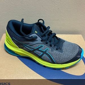 Asics Running Shoe—GT1000